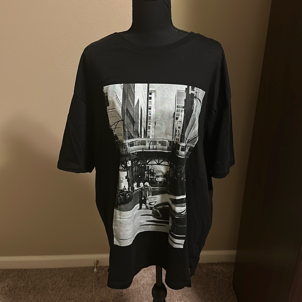 Black & Gray H&M Men’s Graphic Short Sleeve Tee